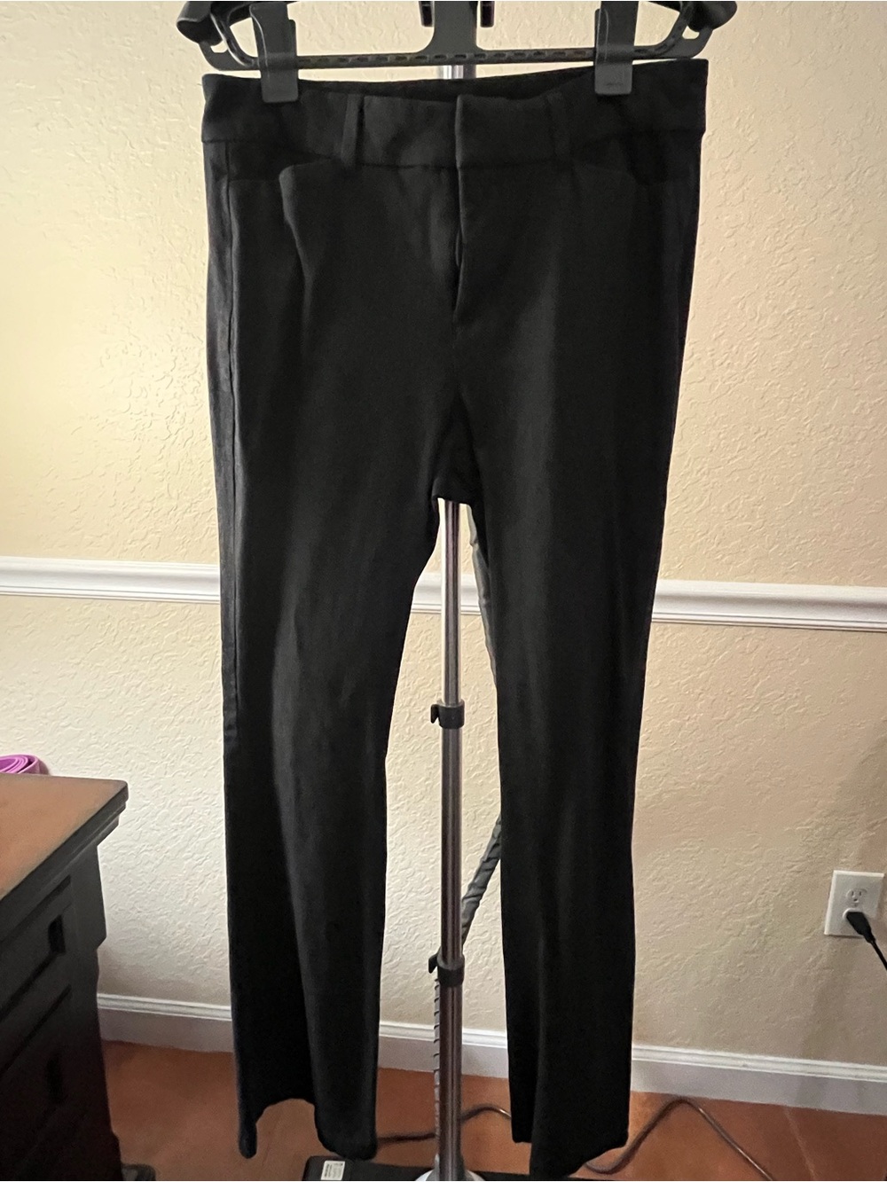 Old Navy Charcoal Gray Pixie Flare Women’s Pants